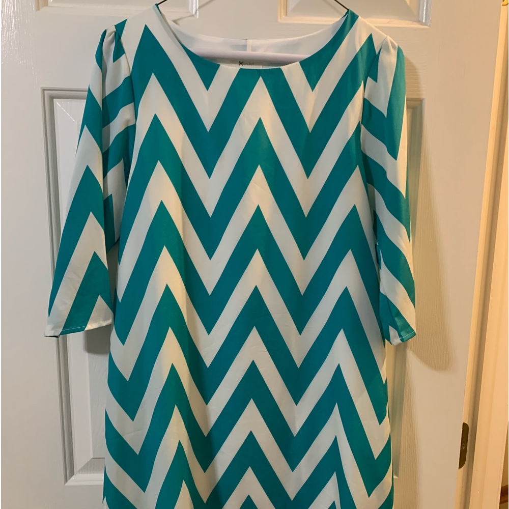 Super cute three-quarter length sleeve silky pullover dress